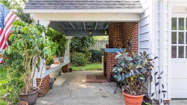 304 S Fayetteville Street, Liberty, NC 27298