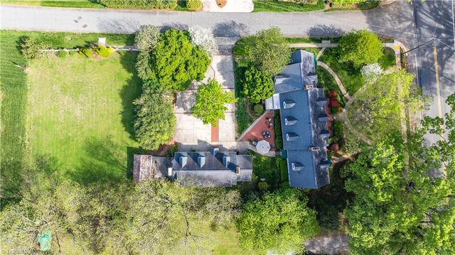 304 S Fayetteville Street, Liberty, NC 27298