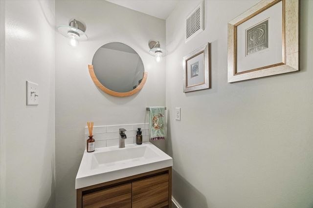 1529 Lawrence Street B, Houston, TX 77008