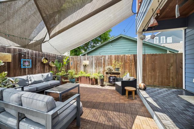 1529 Lawrence Street B, Houston, TX 77008