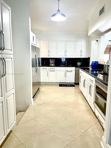 19960 Highland Lakes Boulevard, Miami, FL 33179