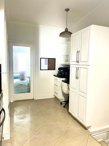 19960 Highland Lakes Boulevard, Miami, FL 33179