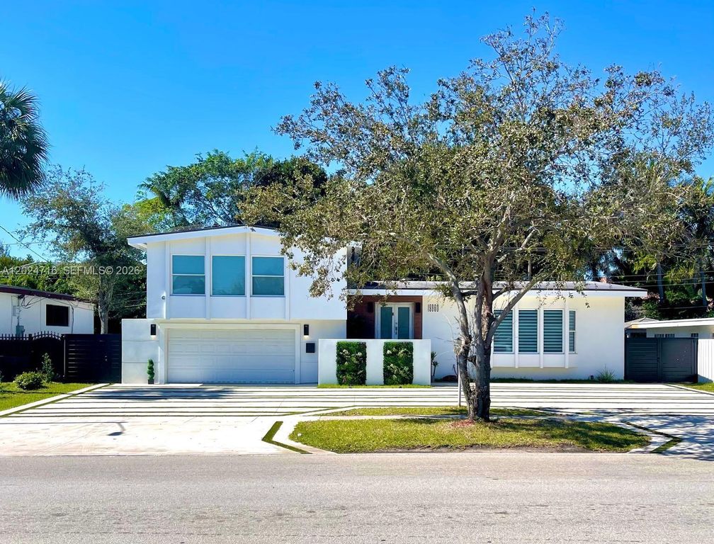 19960 Highland Lakes Boulevard, Miami, FL 33179