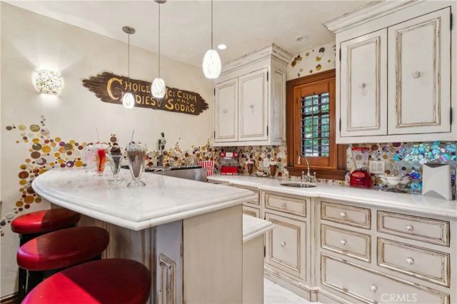 27596 High Knoll, Lake Arrowhead, CA 92352