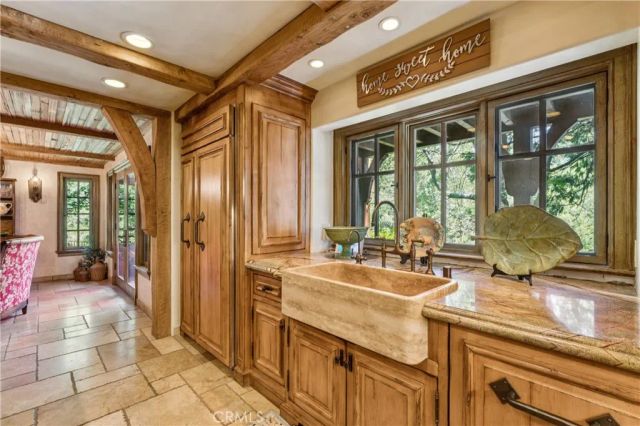 27596 High Knoll, Lake Arrowhead, CA 92352