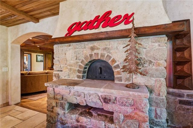 27596 High Knoll, Lake Arrowhead, CA 92352
