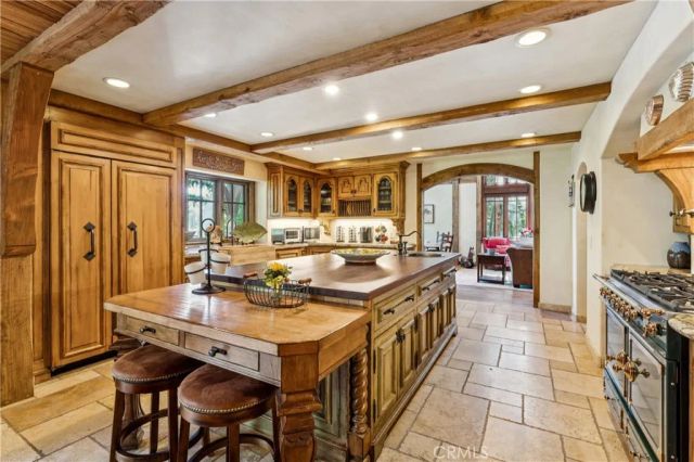 27596 High Knoll, Lake Arrowhead, CA 92352