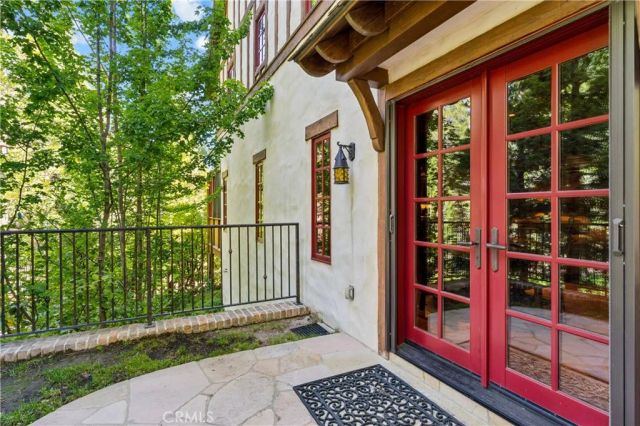 27596 High Knoll, Lake Arrowhead, CA 92352