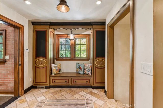 27596 High Knoll, Lake Arrowhead, CA 92352
