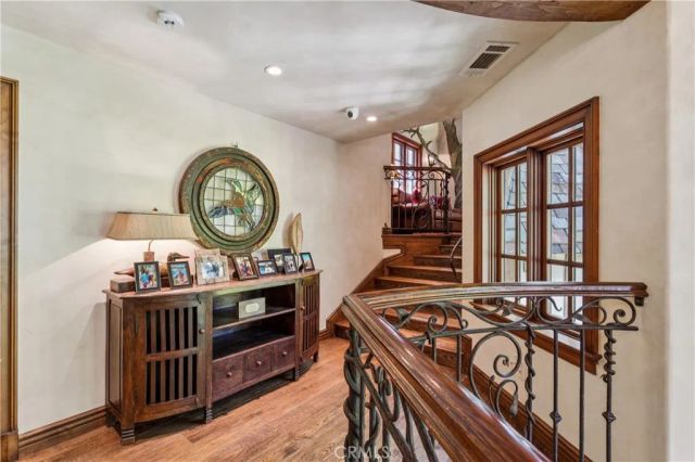 27596 High Knoll, Lake Arrowhead, CA 92352