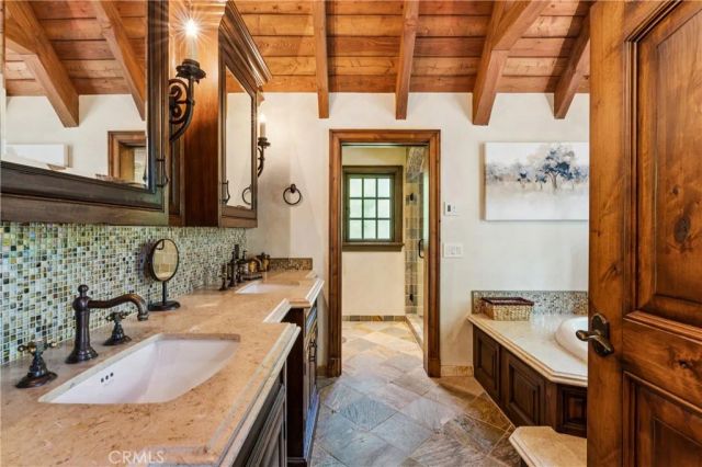27596 High Knoll, Lake Arrowhead, CA 92352