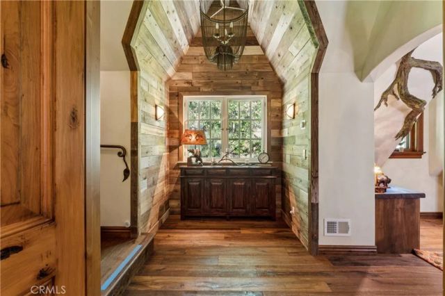 27596 High Knoll, Lake Arrowhead, CA 92352