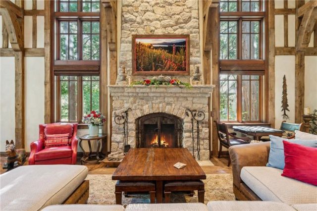 27596 High Knoll, Lake Arrowhead, CA 92352