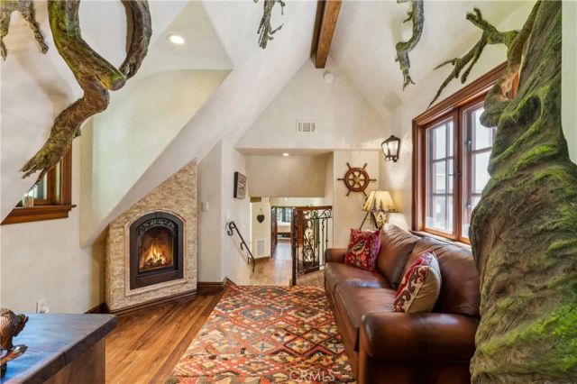 27596 High Knoll, Lake Arrowhead, CA 92352