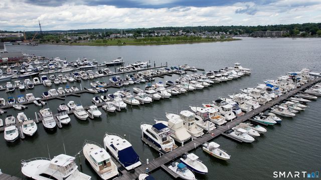 118 Shorefront Park, Norwalk, CT 06854