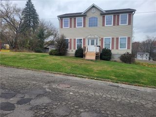 388 Lincoln St, Sharon, PA 16146