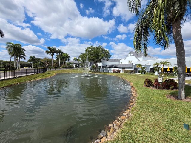 7145 Huntington Lane 208, Delray Beach, FL 33446