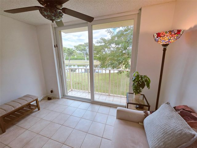 7145 Huntington Lane 208, Delray Beach, FL 33446