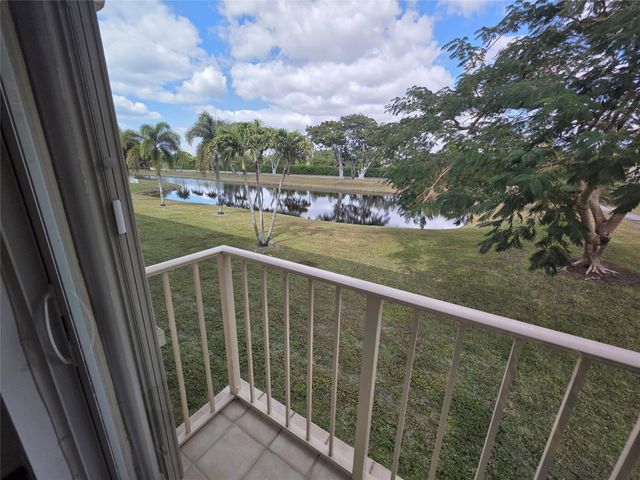 7145 Huntington Lane 208, Delray Beach, FL 33446