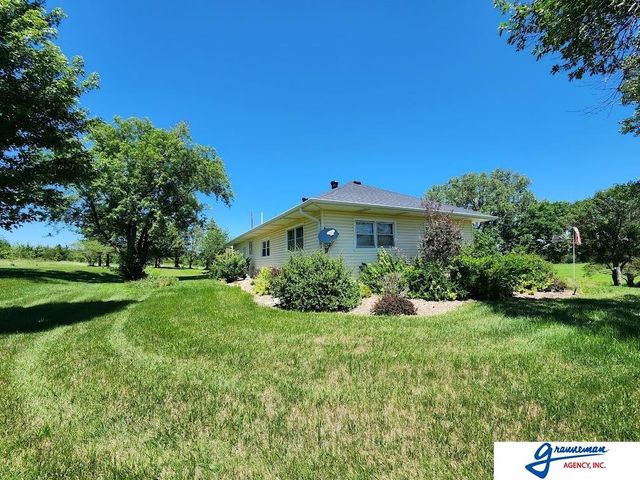 61490 136 Highway, Tecumseh, NE 68450