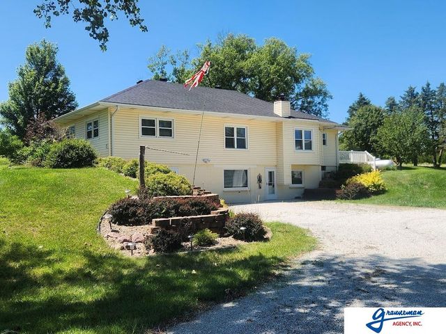 61490 136 Highway, Tecumseh, NE 68450