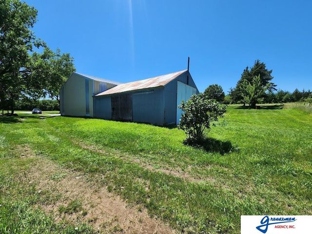 61490 136 Highway, Tecumseh, NE 68450
