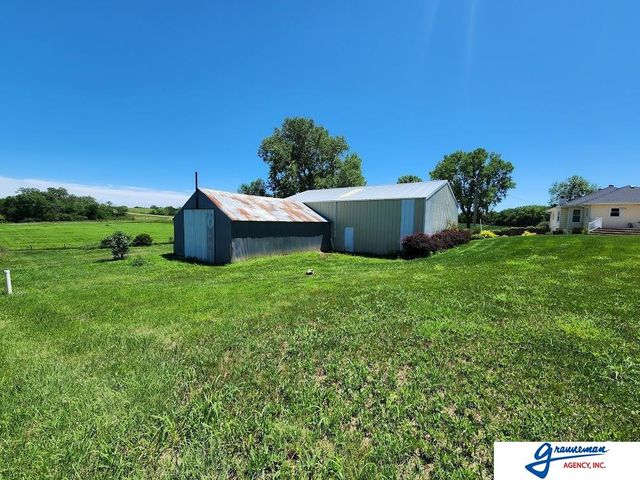 61490 136 Highway, Tecumseh, NE 68450