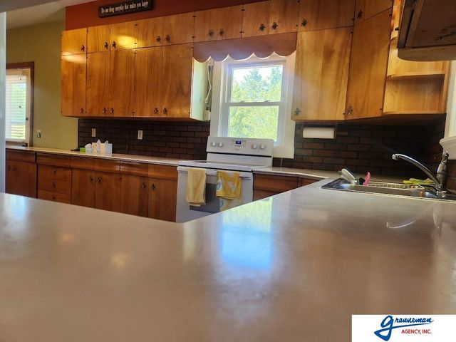 61490 136 Highway, Tecumseh, NE 68450