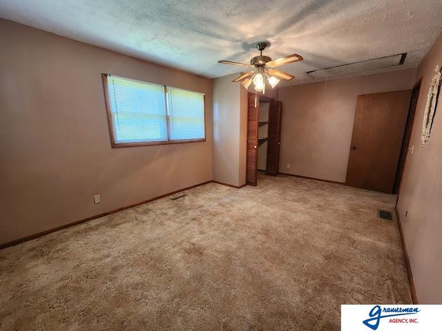 61490 136 Highway, Tecumseh, NE 68450