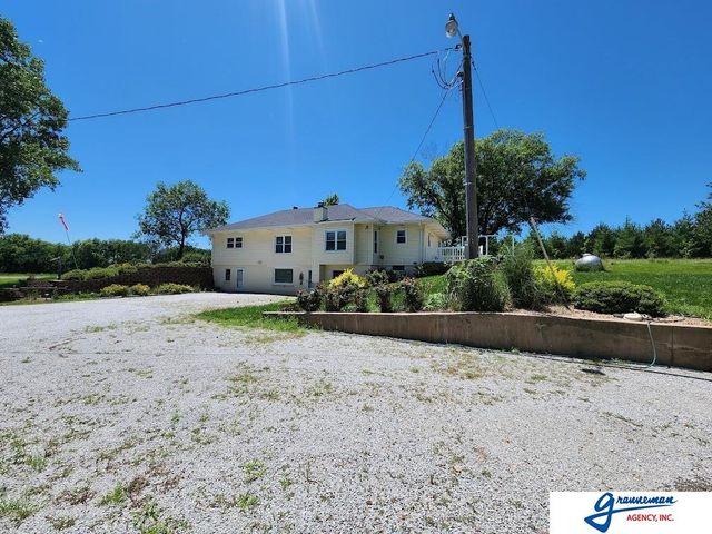 61490 136 Highway, Tecumseh, NE 68450