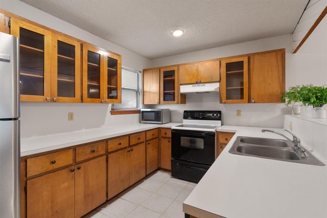 8621 Putnam DR C, Austin, TX 78757