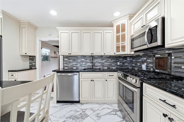 11 Mell Drive, North Babylon, NY 11703