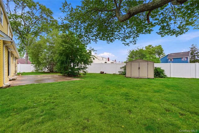 11 Mell Drive, North Babylon, NY 11703