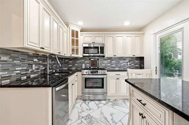 11 Mell Drive, North Babylon, NY 11703