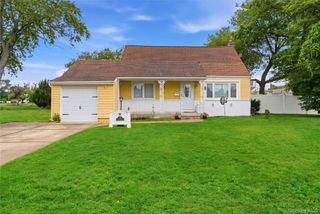 11 Mell Drive, North Babylon, NY 11703