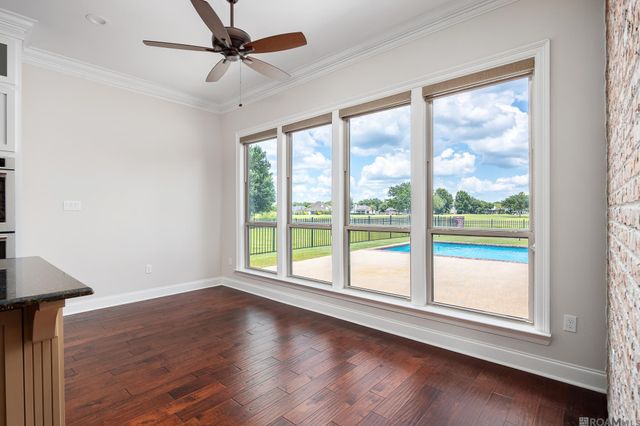 6060 Royal Palms Ct, Gonzales, LA 70737