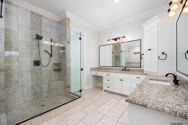 6060 Royal Palms Ct, Gonzales, LA 70737