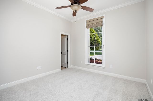 6060 Royal Palms Ct, Gonzales, LA 70737