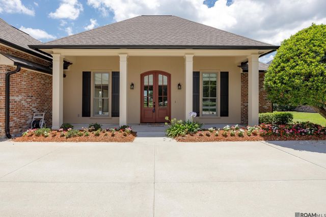 6060 Royal Palms Ct, Gonzales, LA 70737