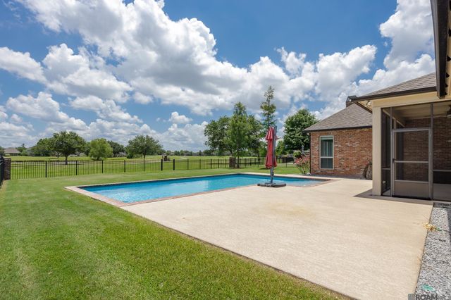 6060 Royal Palms Ct, Gonzales, LA 70737