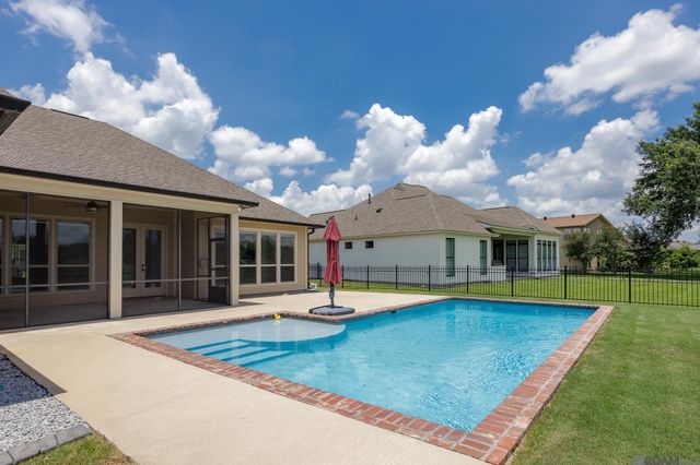 6060 Royal Palms Ct, Gonzales, LA 70737