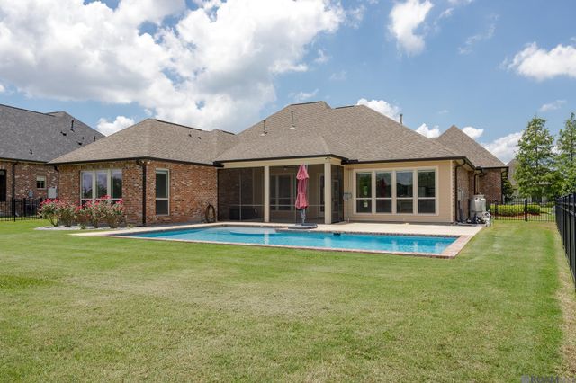 6060 Royal Palms Ct, Gonzales, LA 70737