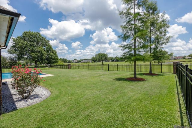6060 Royal Palms Ct, Gonzales, LA 70737