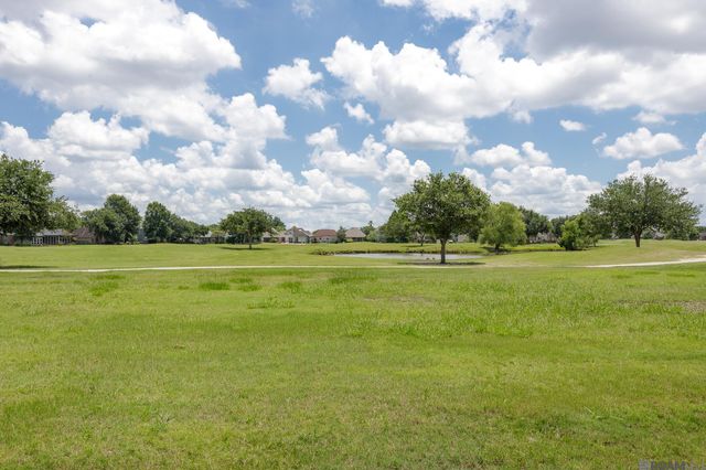 6060 Royal Palms Ct, Gonzales, LA 70737