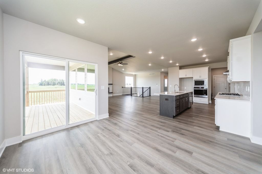 1395 NW Steven Street, Waukee, IA 50263