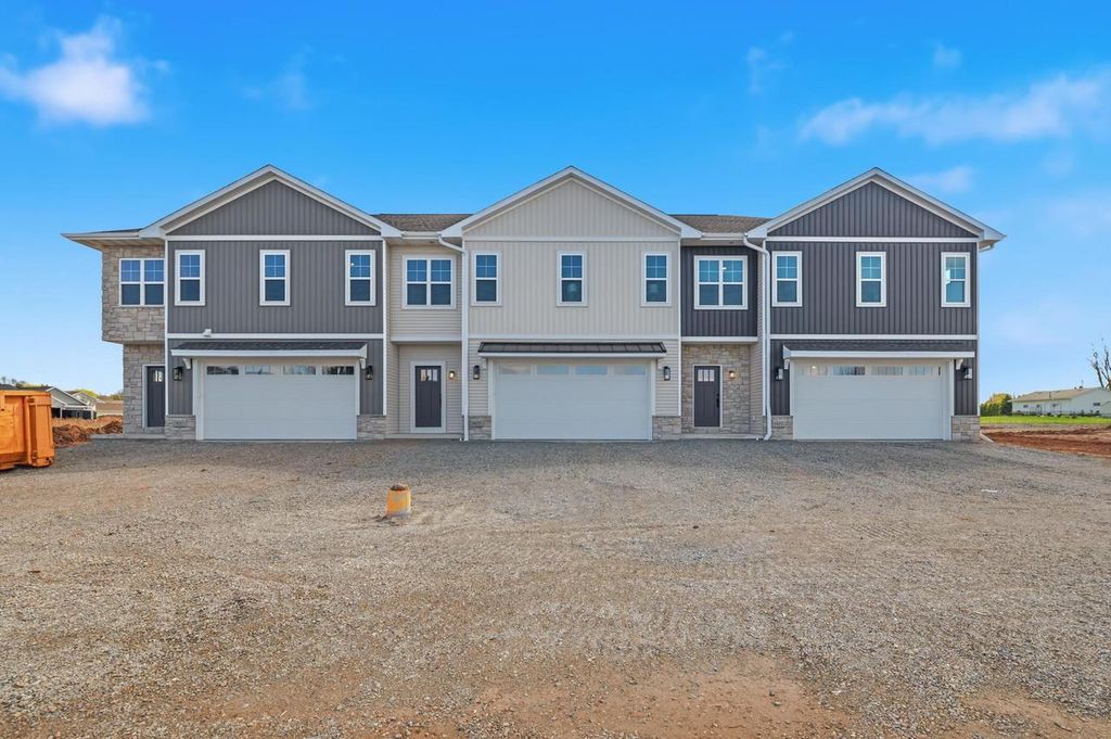 1825 SERVANT WAY, Green Bay, WI 54311