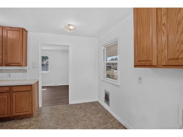 805 Kingston St, Aurora, CO 80010