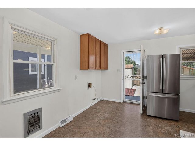 805 Kingston St, Aurora, CO 80010