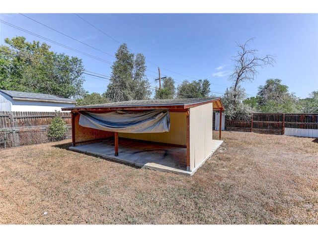 805 Kingston St, Aurora, CO 80010