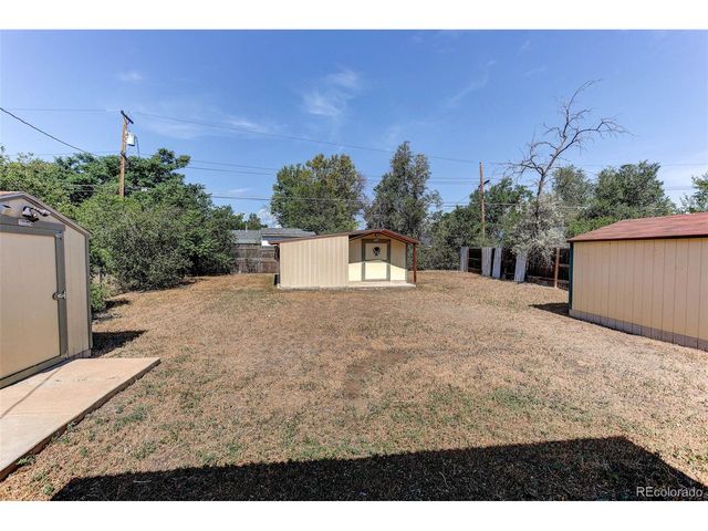 805 Kingston St, Aurora, CO 80010
